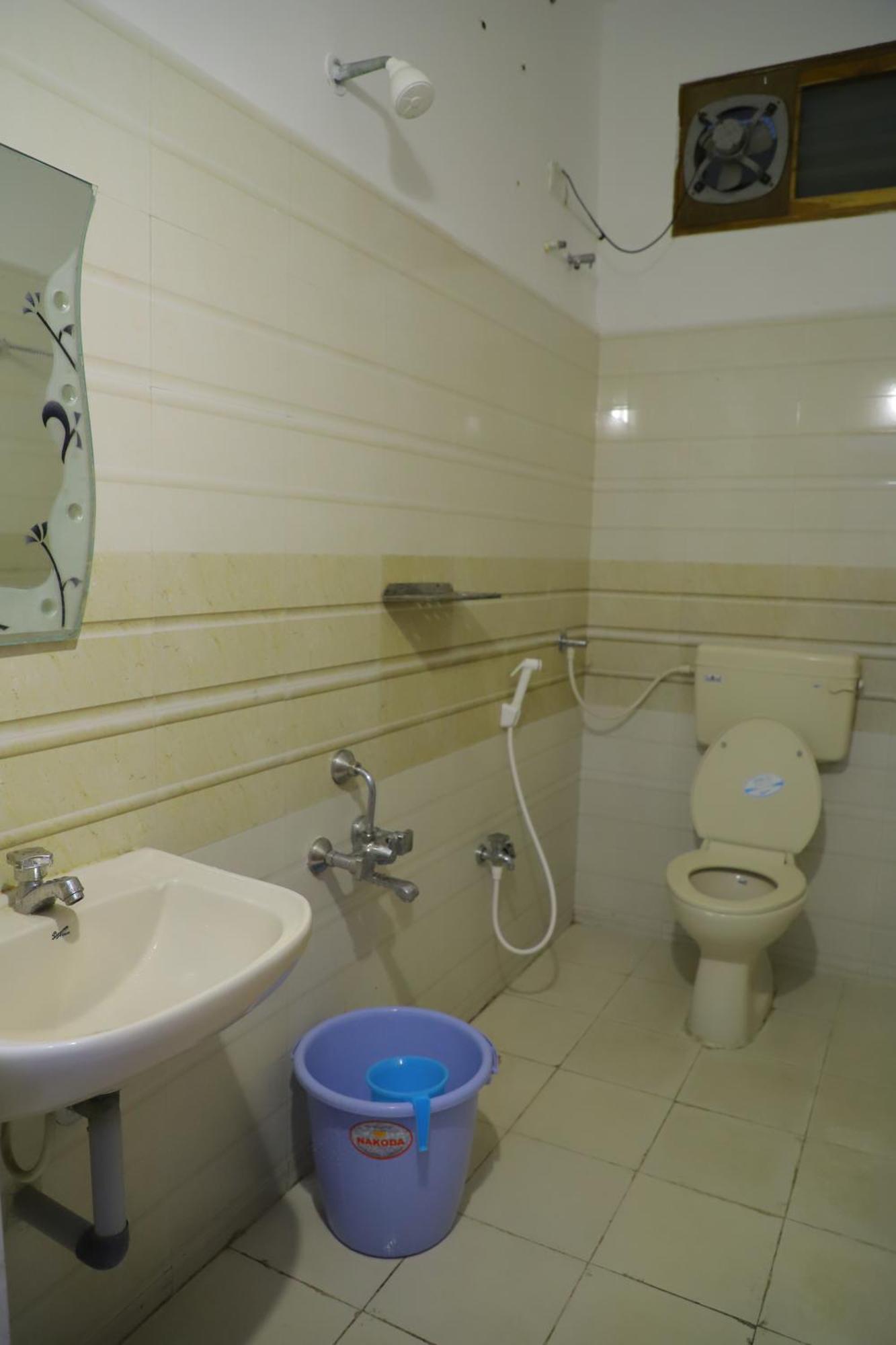 Nanda Mohan Homestay- Luxuries Ac Apartment Close To Alipiri Foothills-Kapila Teertham And Iskcon Temple Tirupati Dış mekan fotoğraf