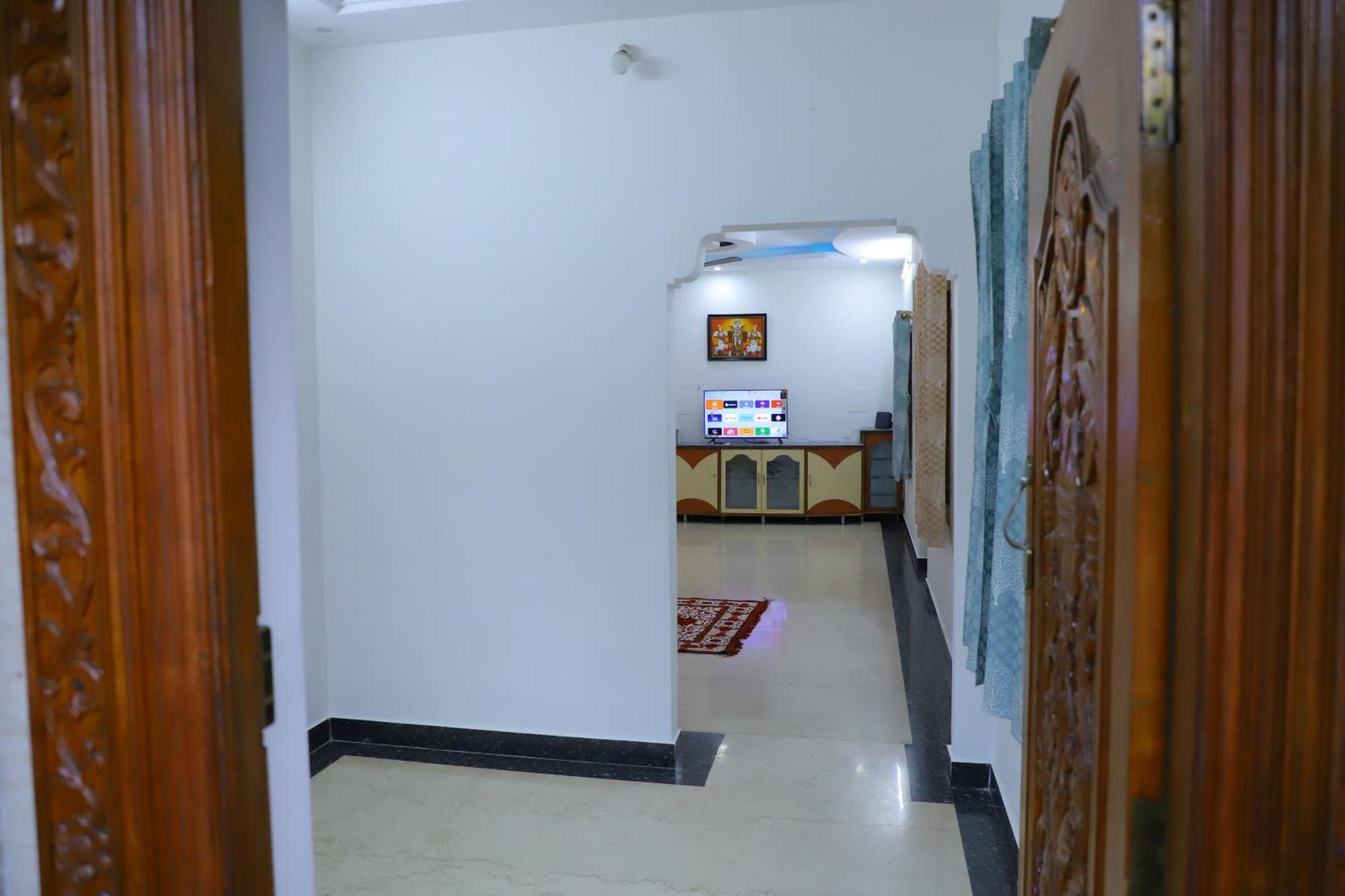 Nanda Mohan Homestay- Luxuries Ac Apartment Close To Alipiri Foothills-Kapila Teertham And Iskcon Temple Tirupati Dış mekan fotoğraf